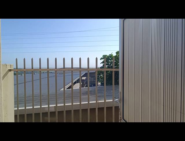 105M² BUSINESS CENTRE TO LET IN BALLITO DISTRICT